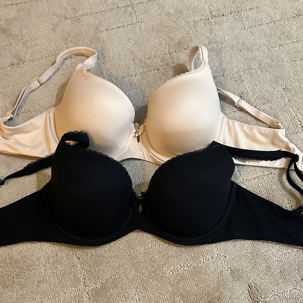 Victoria’s Secret body by Victoria Lined Demi size 32DD